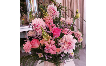 季節の生花アレンジ　Lサイズ 【 フラワー アレンジメント お花 ギフト プレゼント 贈り物 誕生日 お祝い 神奈川県 小田原市フラワー アレンジメント 】