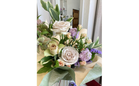 【定期便６ヵ月】季節の生花アレンジ　Sサイズ　６ヵ月連続でお届け 【 フラワー アレンジメント お花 ギフト プレゼント 贈り物 誕生日 お祝い 神奈川県 小田原市フラワー アレンジメント 】