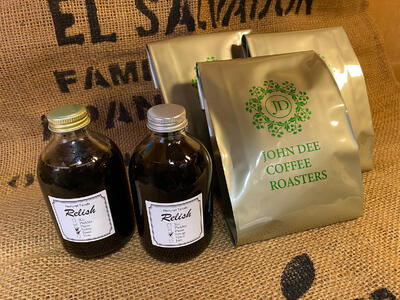 【豆】定期便【出荷日焙煎確約】オリジナルコーヒーシロップ2種(各300g)と店主が飲んで欲しい旬のコーヒー3銘柄(各150g) 合計450g 6ヶ月定期便中挽き(ペーパー用など)でお届け! コーヒー豆 希釈用ドリンク