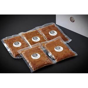 【十勝産A5黒毛和牛肉使用】北海道産原料100%で作った洋風和牛カレー180g×5個_惣菜・加工品 カレー _【配送不可地域:離島】【1511973】