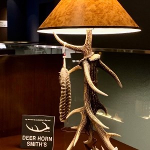 DEERHORNSMITH'S」鹿角テーブルランプ(Mサイズ)【1212121】 | 北海道