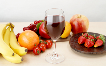 北海道仁木産ぶどうジュース（品種：キャンベルス）：1000ml×2本 果汁飲料 ジュース ブドウ 葡萄 渋み 甘み 酸味 調和 こだわり 濃厚 ストレート [JA新おたる]