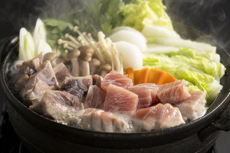 【 三浦ブランド認定 商品 】 三崎漁師の まぐろ鍋 セット M020-016 マグロ まぐろ 鮪 鍋 お鍋 海鮮鍋 ハラモ 骨付きカマ肉 カマ肉 マグロ料理 鮪料理 まぐろ料理 ご家庭用 贈り物 美味しい おいしい 贅沢 三崎恵水産 ふるさと納税 神奈川 三浦市 おすすめ ランキング プレゼント ギフト 【まぐろ専門の卸問屋です】