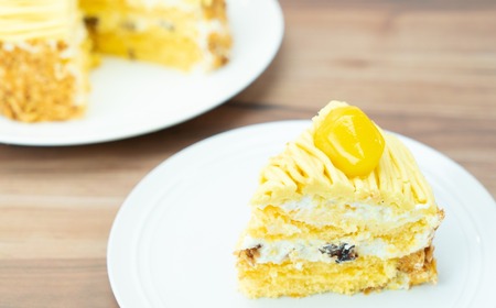 ケーキ 黄金色に輝く昔懐かしの黄色いモンブラン ロリアン | モンブラン ケーキ