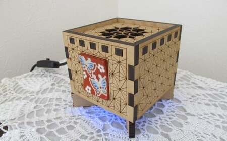 えあコロ(光触媒空気清浄機)／陶磁器（手鞠と蝶）