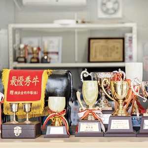 【定期便：3ヶ月毎に4回】相州牛（サイコロステーキ）1.0kg 【合計4kg】