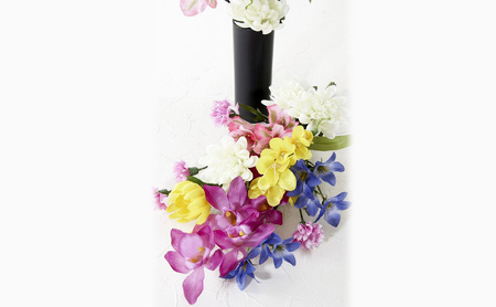 【造花・アーティフィシャルフラワー 仏花・供花】フリージアとシンビジウムの墓花(左右1対セット)