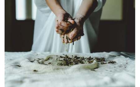 モンガク谷ワイナリー 3種のぶどうの葉を使ったフィールドブレンド北海道TEA_Y037-0333