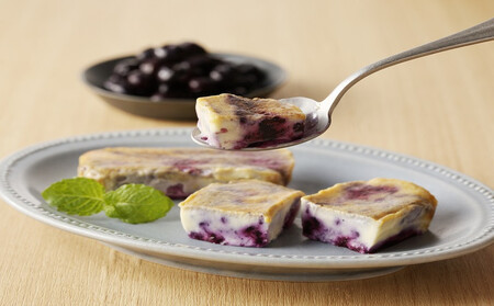 「幸せカタラーナ」余市産ブルーベリーと十勝しんむら牧場の放牧ミルクなど、約９８％が北海道産原料使用！ 余市 北海道 スイーツ お菓子 幸せ ブルーベリー 催事 おすすめ 大人気カタラーナ 余市カタラーナ_Y102-0001