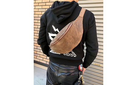 拘りの牛革ハンドメイドボディーバッグ ファッション カバン  ブラック