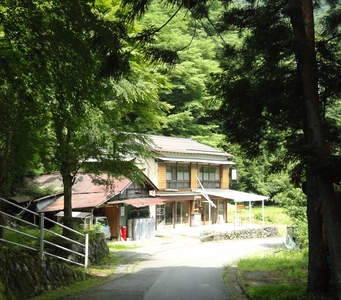 【ガラス工芸体験】溶けたガラスに息を吹き込み器を作る吹きガラス体験　グラスを4個作るコース【 体験チケット 硝子 ガラス 神奈川県 山北町 】