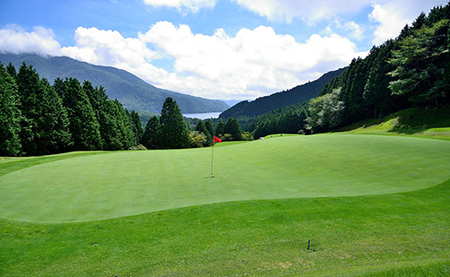 箱根湖畔ゴルフコース　平日1ラウンドプレー券(キャディ付・4枚)［ゴ［ゴルフ］