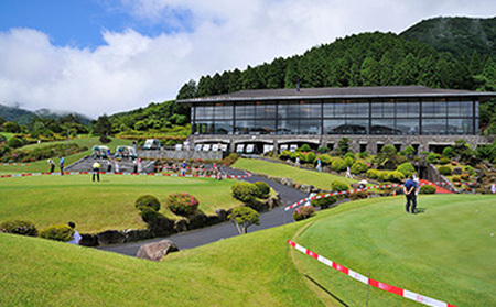 箱根湖畔ゴルフコース　全日1ラウンドプレー券(キャディ付・4枚)［ゴルフ］