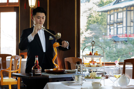 富士屋ホテル　メインダイニングルームで愉しむロイヤルアフタヌーンティー（1名様分）【予約限定】［アフタヌーンティ］