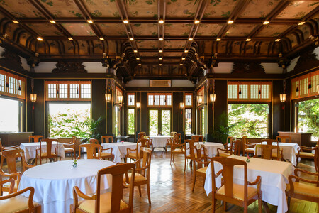 富士屋ホテル　メインダイニングルームで愉しむロイヤルアフタヌーンティー（1名様分）【予約限定】［アフタヌーンティ］