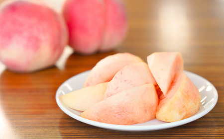 先行予約 特大桃 3kg 2026年発送 なつっこ 川中島 新潟県 桃 贈答用 石田フルーツガーデン