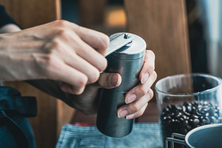 ヴィンテージ コーヒーミル 手挽き キッチン用品 燕三条製 【013S083】