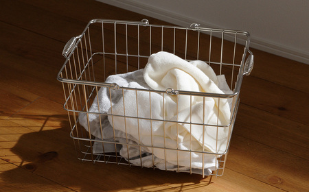 [家事問屋] 取って付きバスケット 大 ハンドル付 タオル収納 ステンレス製 キッチン用品 ランドリー用品 燕三条製 下村企販 新生活 【022S074】