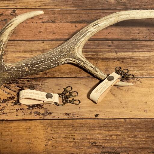 ヌメ革 キーホルダー  Everything's gonna be alright.刻印入り TLK-001-natural【015S151】