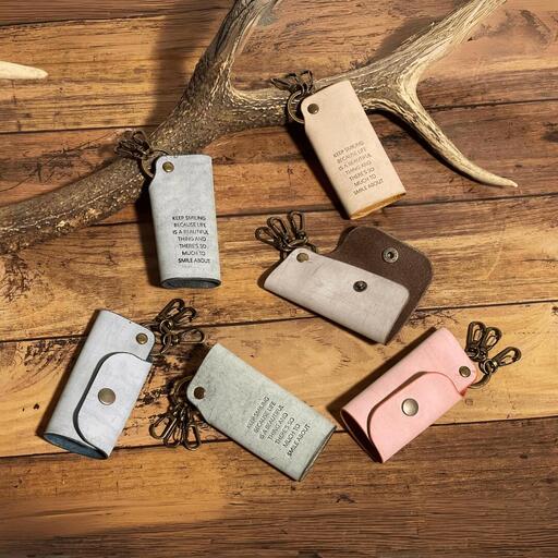 ブライドルレザー キーホルダー 本革 ポジティブフレーズ刻印入り BLK-103-blue【025S064】