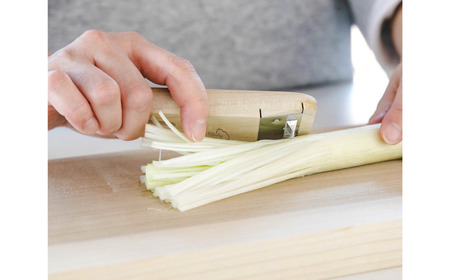 ねぎピーラー(白髪ねぎ)と昭和の台所ピーラー 皮むき 時短 調理器具 キッチン用品 キッチンツール 燕三条製 [小柳産業]【010S525】