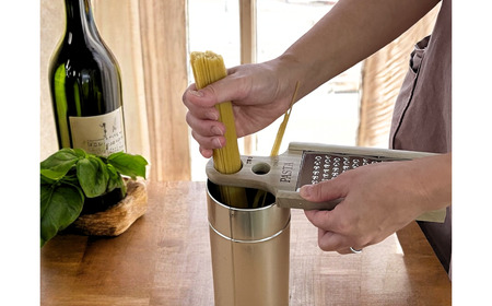 チーズおろし器（粗挽き用）とパスタ用ターナー おろし金 チーズグレーター 調理器具 キッチン用品 キッチンツール 燕三条製 [小柳産業]【010S527】