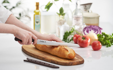 作楽結 サヤ付き2本セット（三徳・パンスライサー） 万能包丁 パン切ナイフ 食洗機対応 キッチン用品 調理器具 新生活 燕三条製 [下村工業] 【010S534】