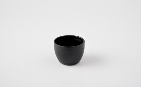 チタン槌目ぐい呑み (二重構造) ブラック お猪口 酒器 燕三条製 アーネスト【014S092】