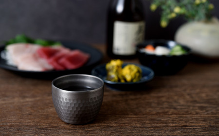 チタン槌目ぐい呑み (二重構造) お猪口 酒器 燕三条製 アーネスト【013S102】