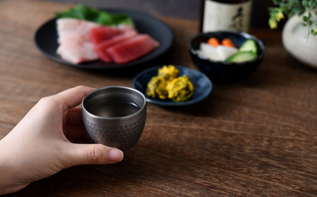 チタン槌目ぐい呑み (二重構造) お猪口 酒器 燕三条製 アーネスト【013S102】