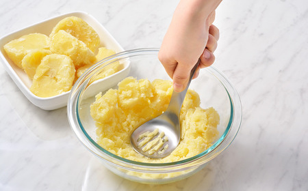 [Leye] ポテトサラダセット(トリワケトング マッシャースプーン) 自炊 おうち 新居 新生活 おしゃれ かわいい お洒落 キッチン用品 燕三条製 日本製 【010S712】