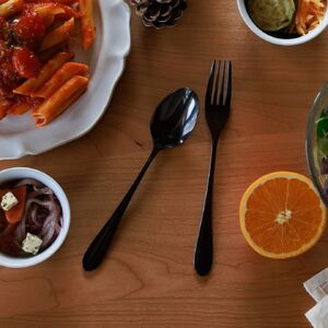 黒染めカトラリーディナーセット [つやつや] 96 KURO スプーン フォーク ナイフ ステンレス製 燕三条製 新生活 ギフト 一人暮らし おしゃれ キッチン ごちそう おもてなし【019s117】