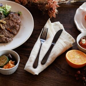 黒染めカトラリーディナーセット [つやつや] 96 KURO スプーン フォーク ナイフ ステンレス製 燕三条製 新生活 ギフト 一人暮らし おしゃれ キッチン ごちそう おもてなし【019s117】