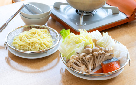 すっきり暮らす盆ざる19・22cmセット 持ち上げフック付き ステンレス 食洗機対応 燕三条製 [ビーワーススタイル] 【011S327】