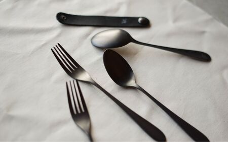 ギフト 黒染めカトラリーA大ペアセット [ざらざら] 96 KURO スプーン フォーク ステンレス製 燕三条製 新生活 経年変化 おしゃれ キッチン ごちそう おもてなし 贈り物【024S060】