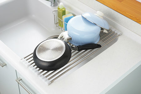 たためてしまえる伸縮水切り スリムタイプ カトラリーケース付【010P189】