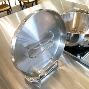 村の鍛冶屋 ダッチオーブン用 ステンレスふたスタンド ストウブやルクルーゼ 土鍋の蓋にも使える【010S080】