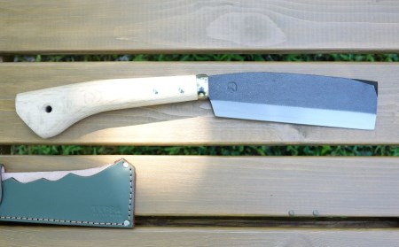 [TEPPA] 焚火鉈 粟 レッド 専用革ケース付 キャンプ アウトドア 燕三条製 枝打ち 薪割り【031S006】