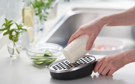 やさしいおろし器＋薄切できる厚み調整スライサー  [プログレード] キッチン用品 燕三条製 新生活 一人暮らし [下村工業] 【010S313】