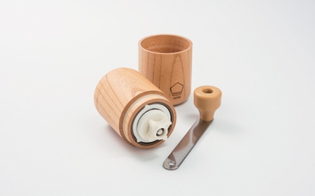 [限定100個] 欅を使ったコーヒーミル 木目 セラミック刃 手動 コンパクト ソロキャンプ 燕三条製 【030S041】