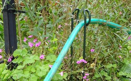 フロートホースホルダー 3個セット ガーデニング 水やり 散水 燕三条製 [株式会社オビタス]【010S369】