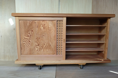 杉下駄箱 《高さ約850×幅約1681×奥約455（mm）》 杉無垢材 木製 手作り 家具 インテリア 新生活 新生活 加茂市 吉建 【 杉 スギ 木製 下駄箱 靴入れ 靴 シューズボックス 伝統工芸 職人 和風 家具 小京都 無垢材 インテリア 】