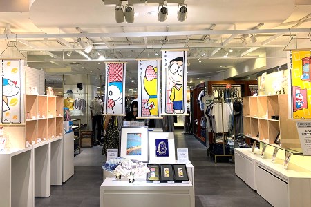 浮世絵 ドラえもん手ぬぐい タペストリー「どこでもドア」《W400xH950（mm）》手摺りの千社札 大湊文吉商店