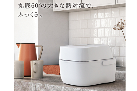（旧）【新潟産】東芝真空圧力IHジャー炊飯器 炎匠炊き RC-10VSV(W) 5.5合《2023年モデル》【TOSHIBA/炊飯器/炊飯ジャー/家電/電化製品/家電製品/かまど/丸釜/外面：銅コート/内面：ダイヤモンドチタンコート/5.5合炊】