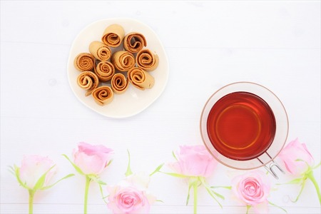 華クッキー（ 一口サイズの ラング・ド・シャ ） 円筒 5本