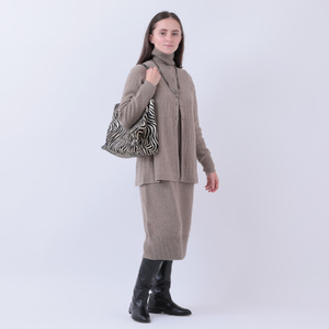 ルーエンローズ カシミヤ ハイネックワンピース(ブラウン) RU2311-06