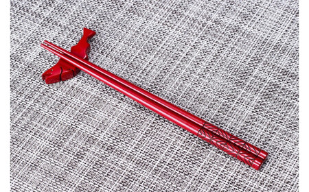 【村上木彫堆朱】イヨボヤ（鮭）の箸置き・箸（21cm）セット【朱】1071001