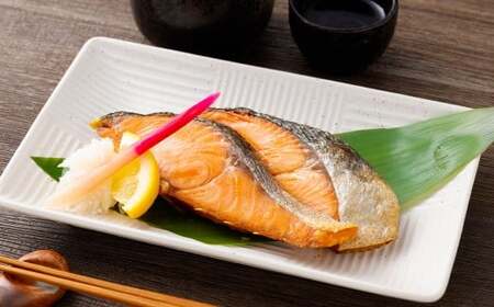 村上名産塩引鮭6切れと一夜干しイカ2枚 1025005