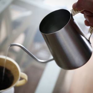 グローカルスタンダードプロダクツ TSUBAME Drip pot / 600ml / シルバー