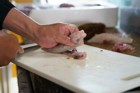 日本海直送 旬の鮮魚詰め合せ【魚種4種程度】鮮魚ボックス 魚のプロが選んだ厳選魚 新潟 糸魚川 能生漁港から朝獲れ新鮮な魚をお届け  (国産 天然 海鮮 お刺身 魚介類セット 鮮魚BOX 便利 簡単 お手軽) 魚正 